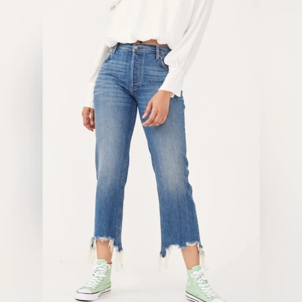 FREE PEOPLE we the free MAGGIE MID RISE STRAIGHT chewed hem crop JEANS sz 26
